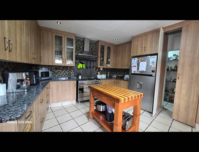 3 BEDROOM HOUSE FOR SALE IN PARKRAND